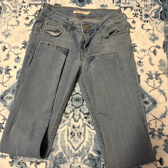 Levi's Women's 535 Light Blue Super Skinny Jeans - Picture 2 of 2